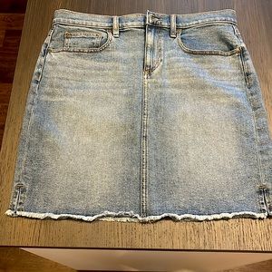 LOFT outlet size 8 denim skirt w side slits